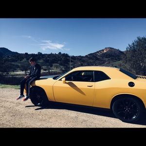 Meet your Posher, Max